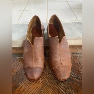 CYDWOQ bronze leather slip-ons / size 39